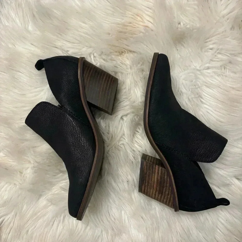 Lucky Brand Sauci Almond Toe Block Heel Leather Ankle Booties Black sz 7m